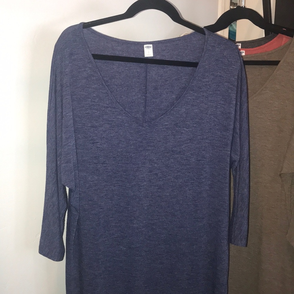 5 colors (navy blue, red, grey, brown, and maroon)